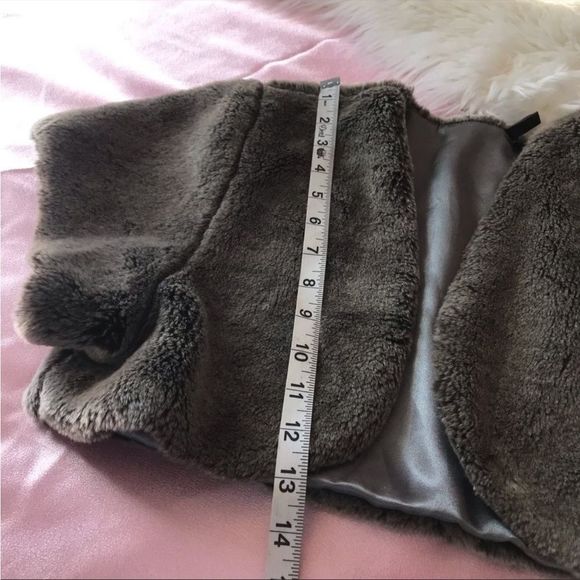 Beautiful Brown Faux Fur Vest - Picture 4 of 9